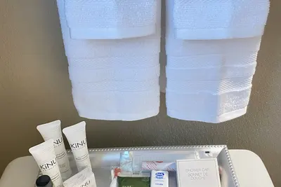 Image de Cozy Two-Bedroom Rental Near Downtown Detroit