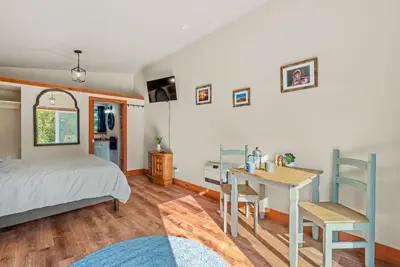 Image de Brand New Cottage Five Minutes From The Beach with Fast Wi-Fi