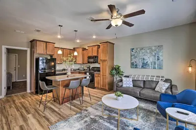 Image de Ideally Located & Elegant Condo w/ Balcony!