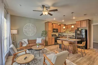 Image de Airy Tallahassee Condo ~ 5 Mi to Downtown!