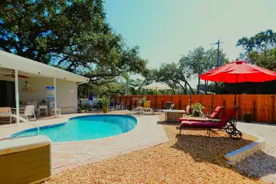 Image de Relax with the Fam! House with pool 10 minutes from Anna Maria Island