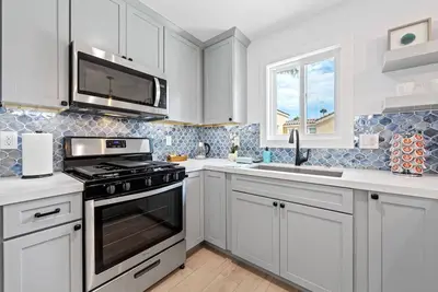 Image de Private Guesthouse In The Heart Of Surf City Hb! Steps to Beach, Pier, & Main St