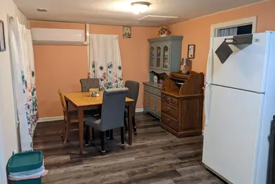 Image de Aunt Rose's cozy 1 bedroom cottage on the River Raisin in Dundee Mi