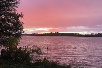 Image de Charming up north cottage on all sports Peach Lake!