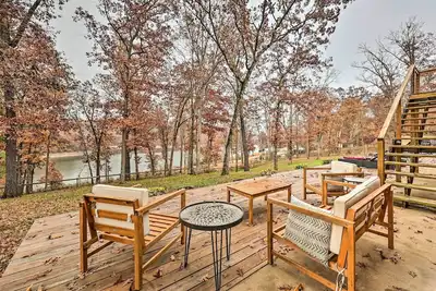 Image de Lakefront Rogers Getaway w/ Hot Tub & Deck!