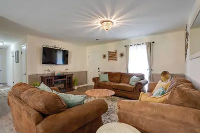 Image de Decatur Vacation Rental Retreat w/ Private Yard!
