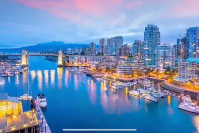 Image de Rare Entire Penthouse Floor w/ 3 Separate Suites w/ Jacuzzi | Views | Decks