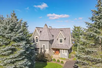 Image de Stunning Mountaintop Home with Hot Tub and Lake Views