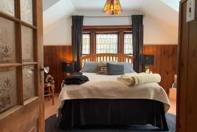 Image de Rustic one of a kind log cabin on private 50 acres