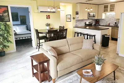 Image de Scandia 203 - Sleeps 6, Full Kitchen, Free Parking, and 1 Block to the Beach