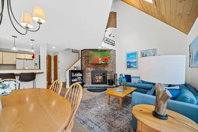 Image de Beauty and the Beast of the East: 3br/3ba w/ Mountain Views, Hot Tub, Pool, Shuttle