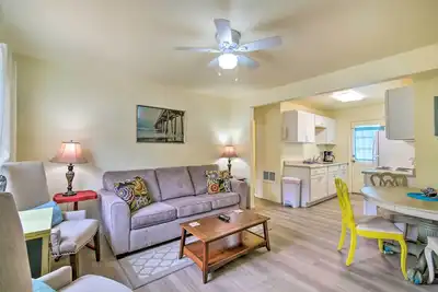 Image de Winchester Bay Apt Near Dunes & State Parks!