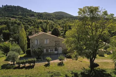 Image de La Verdette, maison 7 couchages, piscine privée, jardin arboré