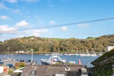 Image de Aloft, romantic, with a garden in Dartmouth