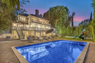 Image de Emerson Estate - Gorgeous Sherman Oaks Estate with Private Yard and Pool