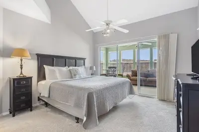 Image de Family Retreat on the Fairways – Overlooking the Thousand Hills Golf Resort