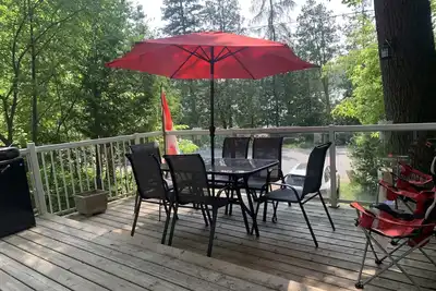 Image de beautiful, lakefront cottage