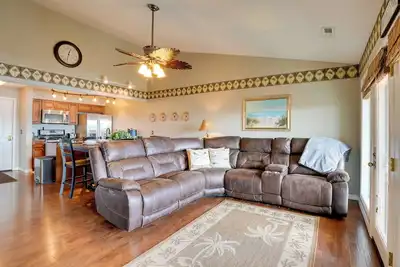 Image de 2 Mi to Silver Dollar City: Lakefront Branson Gem!