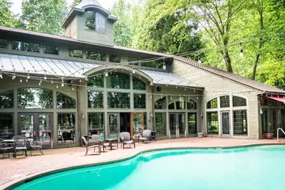 Image de 2 Water Front homes w/Pool-Enjoy Resort style!