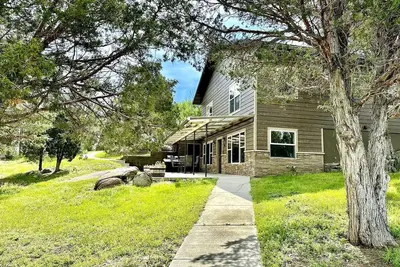 Image de Little Pipestone Lodge w/ Views