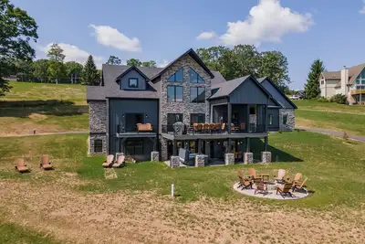 Image de Luxury Dog Friendly Lodge w/ Pool & Hot Tub
