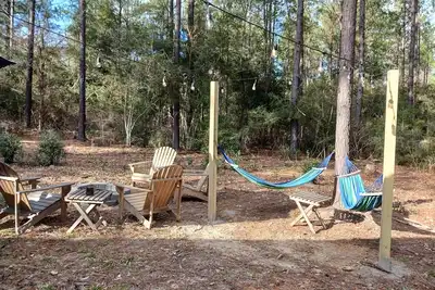 Image de Pet friendly cabin on 5 acres!