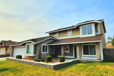 Image de Huge 4br/3ba Pet Friendly Home in Fontana