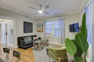 Image de Cox A+B · Twin Bungalows - Near Cooper Young