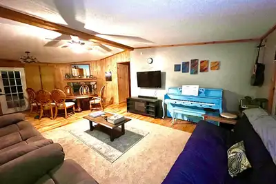 Image de BlueRidgeBeauty - 3br 2Bath w/full kitch & Hot Tub just minutes to Asheville!