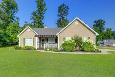 Image de Charming Getaway w/ Grill: 2 Mi to Newnan Square!