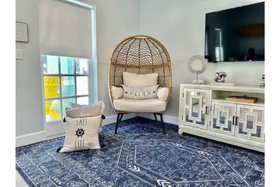 Image de Modern Beach Cottage - Just Steps to the Ocean