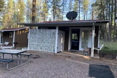 Image de New remodeled Family Cabin-Multiple Beds, Fireplace, Horseshoes, Private Jacuzzi