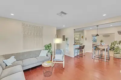 Image de Cozy historic Bungalow in the heart of Miami