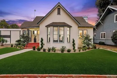 Image de Copper Patch- Luxury Tudor 1930's home!