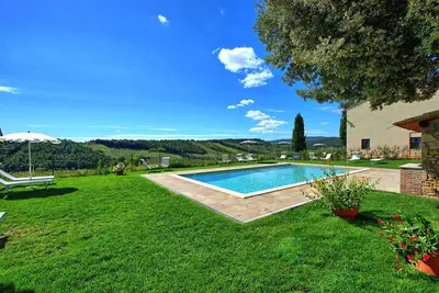 Image de Appartement avec Wifi, climatisation, piscine, Tv, vue panoramique, parking, près de San Gimignano