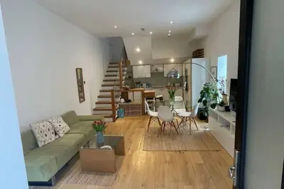 Image de Spacious 3-Bedroom Townhouse with Free Parking in Exclusive Hackney Mews