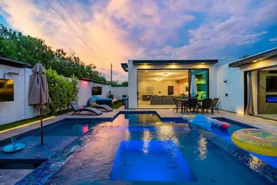 Image de Luxury Villa •5mins to Old Town•Pool•Fire pit•Bbq•