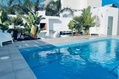 Image de Belle maison moderne avec piscine privée à Las Tras Calas!