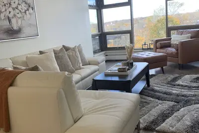 Image de Downtown South-End Halifax: Sunny Modern condo, Ocean View
