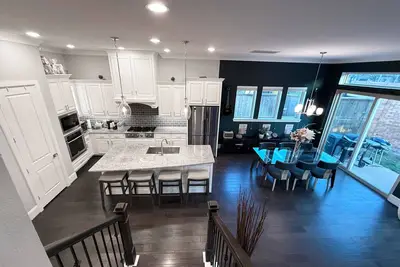 Image de Sweet Retreat, Snug 3-Story 4-Bedroom Home Garage WiFi Pool