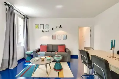 Image de Modern & colourful 3bd for 9 guests in Le Marais!