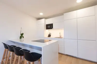 Image de Cozy minimalist apartment, a few steps from the beach with sea view