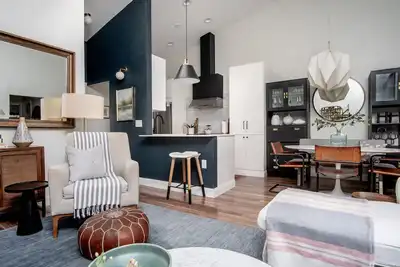Peaceful, modern, renovated, close to everything!