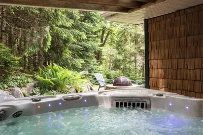 Image de Chalet avec Spa et Foyer