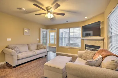 Image de Sunroom & Golf Course View: Cozy Branson Condo!