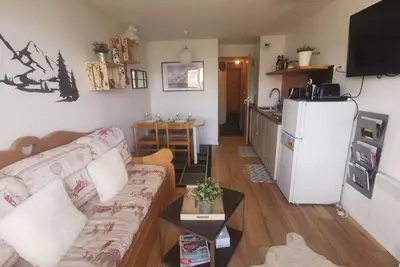 Image de À 100m des pistes de ski, 3ème étage, vue montagne, balcon, télévision, casier à ski, 27m²