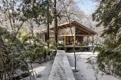 Image de Stylish cabin in Corralco with Hot Tub in the middle of the native forest.
