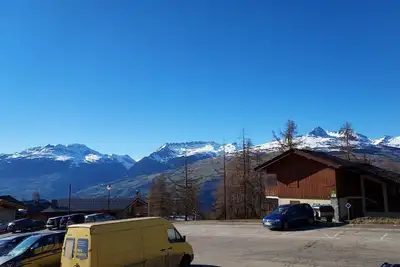 Image de À 100m des pistes de ski, 1er étage, vue montagne, balcon, télévision, casier à ski, 45m²