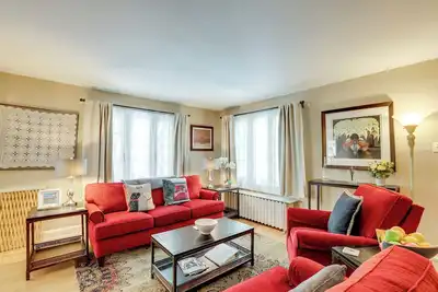 Yard & Grill: Centrally Located Denver Retreat!