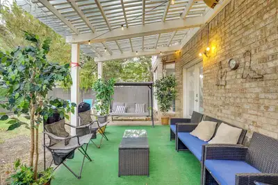 Image de Garden Patio & Fire Pit: Mesquite Home Near Lakes